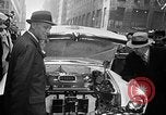 Standbild Chrysler Turbine besonderes Automobil New York City USA, 1956, aus Sekunde 14 historischem Filmmaterial Videoclip 65675041479