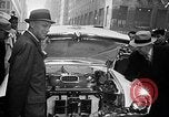 Standbild Chrysler Turbine besonderes Automobil New York City USA, 1956, aus Sekunde 15 historischem Filmmaterial Videoclip 65675041479