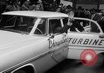 Standbild Chrysler Turbine besonderes Automobil New York City USA, 1956, aus Sekunde 31 historischem Filmmaterial Videoclip 65675041479