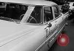 Standbild Chrysler Turbine besonderes Automobil New York City USA, 1956, aus Sekunde 34 historischem Filmmaterial Videoclip 65675041479