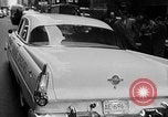 Standbild Chrysler Turbine besonderes Automobil New York City USA, 1956, aus Sekunde 39 historischem Filmmaterial Videoclip 65675041479