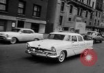 Standbild Chrysler Turbine besonderes Automobil New York City USA, 1956, aus Sekunde 41 historischem Filmmaterial Videoclip 65675041479
