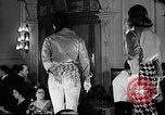 Immagine di Sfilata di moda Italia, 1956, secondo 27 filmato di repertorio 65675041480