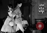 Immagine di Sfilata di moda Italia, 1956, secondo 37 filmato di repertorio 65675041480