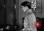 Immagine di Sfilata di moda Italia, 1956, secondo 49 filmato di repertorio 65675041480