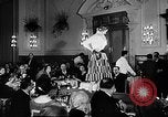 Immagine di Sfilata di moda Italia, 1956, secondo 59 filmato di repertorio 65675041480