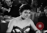 Immagine di Sfilata di moda Italia, 1956, secondo 61 filmato di repertorio 65675041480