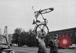 Standbild Corporal Fox Berlin West Deutschland, 1955, aus Sekunde 25 historischem Filmmaterial Videoclip 65675041487
