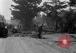 Standbild F-86 Sabre jet stürzt in Wohngebiet bei der Landung Signal Hill California USA, 1954, aus Sekunde 41 historischem Filmmaterial Videoclip 65675041488