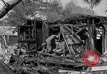 Standbild F-86 Sabre jet stürzt in Wohngebiet bei der Landung Signal Hill California USA, 1954, aus Sekunde 45 historischem Filmmaterial Videoclip 65675041488