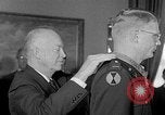 Standbild Präsident Eisenhower Washington DC USA, 1954, aus Sekunde 16 historischem Filmmaterial Videoclip 65675041489