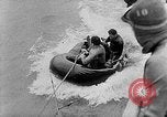 Standbild Frogmen Rhein Frankreich, 1954, aus Sekunde 22 historischem Filmmaterial Videoclip 65675041491