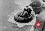 Standbild Frogmen Rhein Frankreich, 1954, aus Sekunde 23 historischem Filmmaterial Videoclip 65675041491