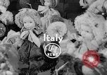 Standbild Internationale doll anzeigen Italien, 1954, aus Sekunde 3 historischem Filmmaterial Videoclip 65675041492