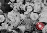 Standbild Internationale doll anzeigen Italien, 1954, aus Sekunde 5 historischem Filmmaterial Videoclip 65675041492