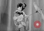Standbild Internationale doll anzeigen Italien, 1954, aus Sekunde 14 historischem Filmmaterial Videoclip 65675041492