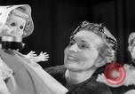 Standbild Internationale doll anzeigen Italien, 1954, aus Sekunde 21 historischem Filmmaterial Videoclip 65675041492