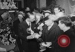 Standbild Internationale doll anzeigen Italien, 1954, aus Sekunde 29 historischem Filmmaterial Videoclip 65675041492