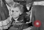 Standbild Internationale doll anzeigen Italien, 1954, aus Sekunde 38 historischem Filmmaterial Videoclip 65675041492