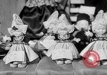 Standbild Internationale doll anzeigen Italien, 1954, aus Sekunde 39 historischem Filmmaterial Videoclip 65675041492