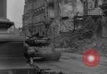 Image réservoirs des États-Unis Paris France, 1945, de la seconde 26 séquences d'archives historiques vidéo 65675041515