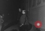 Image Les travailleurs Unis de l'automobile visitent le camp Atterbury Camp Atterbury Indiana USA, 1943, de la seconde 12 séquences d'archives historiques vidéo 65675041518