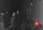 Image Les travailleurs Unis de l'automobile visitent le camp Atterbury Camp Atterbury Indiana USA, 1943, de la seconde 13 séquences d'archives historiques vidéo 65675041518
