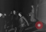 Image Les travailleurs Unis de l'automobile visitent le camp Atterbury Camp Atterbury Indiana USA, 1943, de la seconde 15 séquences d'archives historiques vidéo 65675041518