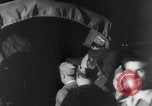 Image Les travailleurs Unis de l'automobile visitent le camp Atterbury Camp Atterbury Indiana USA, 1943, de la seconde 16 séquences d'archives historiques vidéo 65675041518