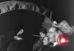 Image Les travailleurs Unis de l'automobile visitent le camp Atterbury Camp Atterbury Indiana USA, 1943, de la seconde 18 séquences d'archives historiques vidéo 65675041518
