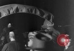 Image Les travailleurs Unis de l'automobile visitent le camp Atterbury Camp Atterbury Indiana USA, 1943, de la seconde 22 séquences d'archives historiques vidéo 65675041518