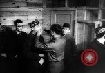 Image Les travailleurs Unis de l'automobile visitent le camp Atterbury Camp Atterbury Indiana USA, 1943, de la seconde 28 séquences d'archives historiques vidéo 65675041518
