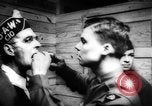 Image Les travailleurs Unis de l'automobile visitent le camp Atterbury Camp Atterbury Indiana USA, 1943, de la seconde 30 séquences d'archives historiques vidéo 65675041518