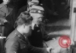 Image Les travailleurs Unis de l'automobile visitent le camp Atterbury Camp Atterbury Indiana USA, 1943, de la seconde 36 séquences d'archives historiques vidéo 65675041518