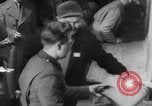 Image Les travailleurs Unis de l'automobile visitent le camp Atterbury Camp Atterbury Indiana USA, 1943, de la seconde 38 séquences d'archives historiques vidéo 65675041518