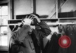 Image Les travailleurs Unis de l'automobile visitent le camp Atterbury Camp Atterbury Indiana USA, 1943, de la seconde 44 séquences d'archives historiques vidéo 65675041518