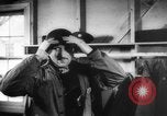 Image Les travailleurs Unis de l'automobile visitent le camp Atterbury Camp Atterbury Indiana USA, 1943, de la seconde 45 séquences d'archives historiques vidéo 65675041518