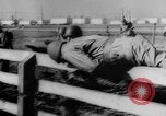 Image Les travailleurs Unis de l'automobile visitent le camp Atterbury Camp Atterbury Indiana USA, 1943, de la seconde 55 séquences d'archives historiques vidéo 65675041518