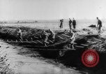 Image Les travailleurs Unis de l'automobile visitent le camp Atterbury Camp Atterbury Indiana USA, 1943, de la seconde 62 séquences d'archives historiques vidéo 65675041518