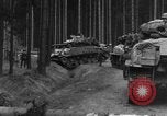 Image -NOUS 16e Infanterie accompagnée d'Armor avance d'Osterode Allemagne, 1945, de la seconde 6 séquences d'archives historiques vidéo 65675041532