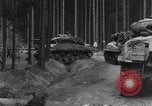 Image -NOUS 16e Infanterie accompagnée d'Armor avance d'Osterode Allemagne, 1945, de la seconde 9 séquences d'archives historiques vidéo 65675041532