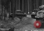 Image -NOUS 16e Infanterie accompagnée d'Armor avance d'Osterode Allemagne, 1945, de la seconde 10 séquences d'archives historiques vidéo 65675041532