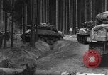 Image -NOUS 16e Infanterie accompagnée d'Armor avance d'Osterode Allemagne, 1945, de la seconde 11 séquences d'archives historiques vidéo 65675041532