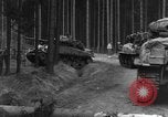 Image -NOUS 16e Infanterie accompagnée d'Armor avance d'Osterode Allemagne, 1945, de la seconde 12 séquences d'archives historiques vidéo 65675041532
