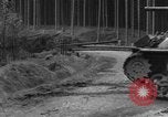Image -NOUS 16e Infanterie accompagnée d'Armor avance d'Osterode Allemagne, 1945, de la seconde 13 séquences d'archives historiques vidéo 65675041532