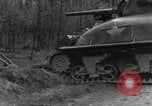 Image -NOUS 16e Infanterie accompagnée d'Armor avance d'Osterode Allemagne, 1945, de la seconde 16 séquences d'archives historiques vidéo 65675041532