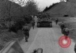 Image -NOUS 16e Infanterie accompagnée d'Armor avance d'Osterode Allemagne, 1945, de la seconde 52 séquences d'archives historiques vidéo 65675041532