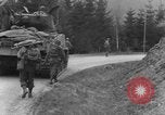 Image -NOUS 16e Infanterie accompagnée d'Armor avance d'Osterode Allemagne, 1945, de la seconde 61 séquences d'archives historiques vidéo 65675041532