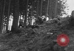 Image Troupes de US 16e Régiment d'infanterie Andreasberg avance vers St Allemagne, 1945, de la seconde 14 séquences d'archives historiques vidéo 65675041534