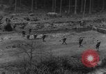 Image Troupes de US 16e Régiment d'infanterie Andreasberg avance vers St Allemagne, 1945, de la seconde 15 séquences d'archives historiques vidéo 65675041534